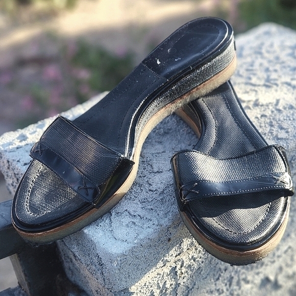 RARE VINTAGE CHANEL SANDALS‎ - Picture 1 of 14